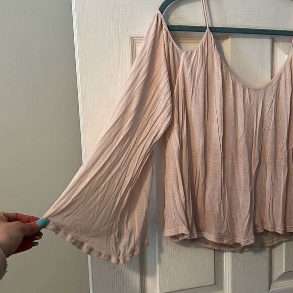Women's Pink Super Soft Flowy Long Sleeve Cold Shoulder Blouse Size Medium - Picture 2 of 5